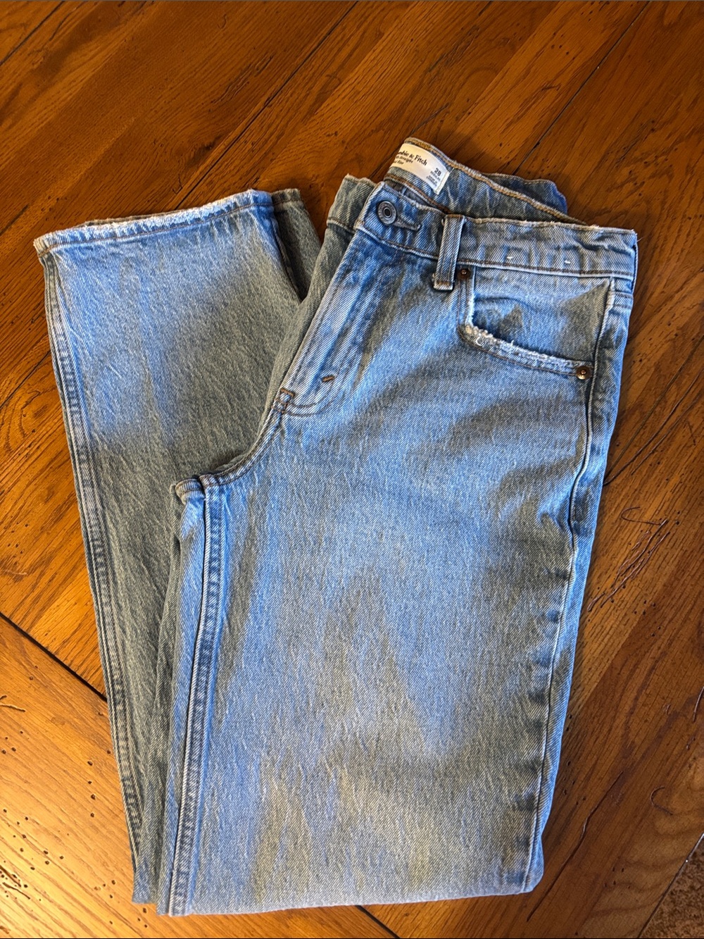 Abercrombie Women’s 90s Straight Mid-Rise  Jeans